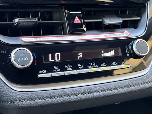 Certified 2025 Toyota Corolla SE w/ Convenience Package FWD image 21
