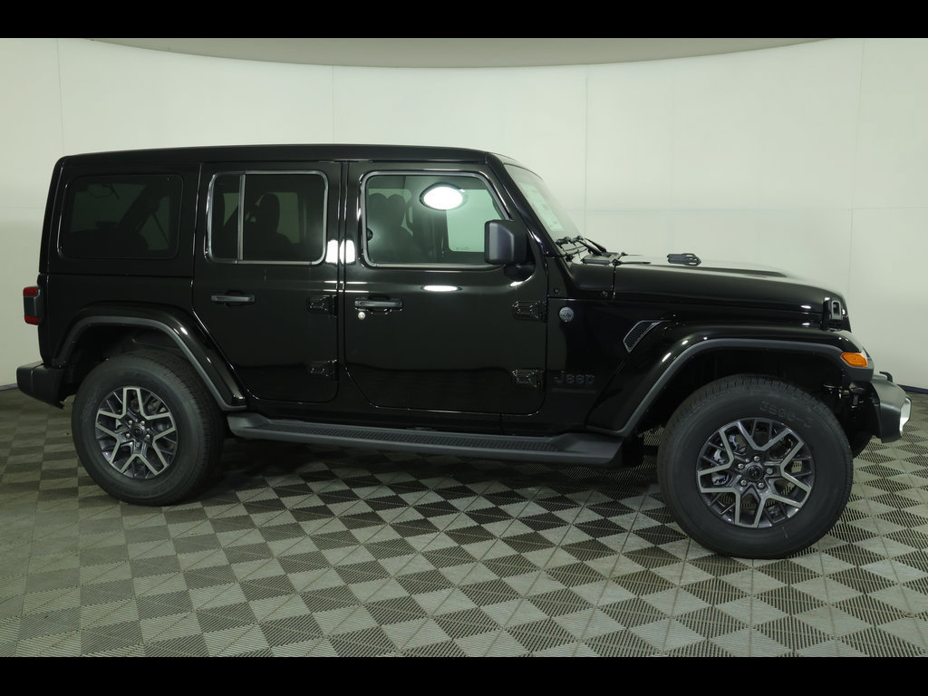 New 2026 Jeep Wrangler Unlimited Sahara AWD/4WD image 17