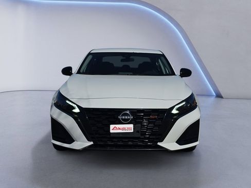 Used 2024 Nissan Altima 2.5 SR image 8