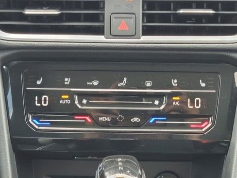 New 2025 Volkswagen Taos SEL image 21