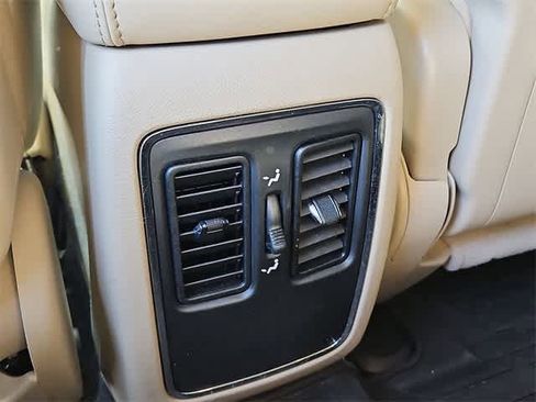 Used 2019 Jeep Grand Cherokee Laredo image 26