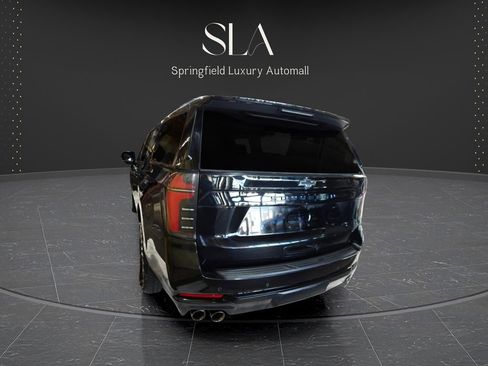 Used 2025 Chevrolet Suburban Z71 AWD/4WD image 9