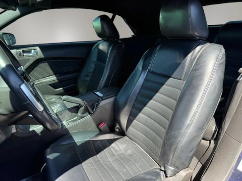 Used 2010 Ford Mustang GT Premium RWD image 16