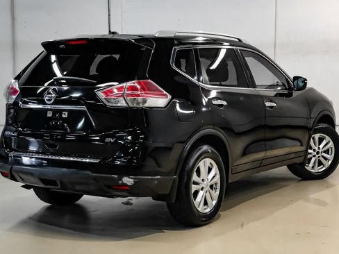 Used 2015 Nissan Rogue SV w/ SV Family Package FWD image 12