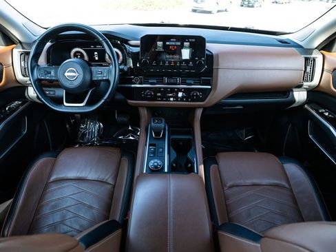 Used 2022 Nissan Pathfinder Platinum w/ Lighting Package (N93) image 15