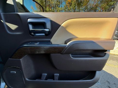 Used 2018 GMC Sierra 2500 Denali w/ Suspension Package, Off-Road image 33