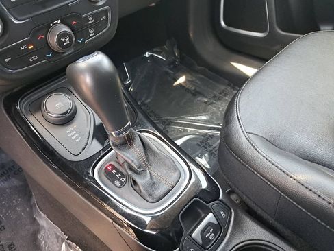 Used 2020 Jeep Compass Limited AWD/4WD image 23