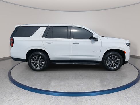 Used 2021 Chevrolet Tahoe LT w/ LT Signature Package image 4