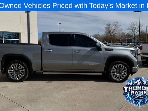 Used 2023 GMC Sierra 1500 Denali Ultimate AWD/4WD image 4