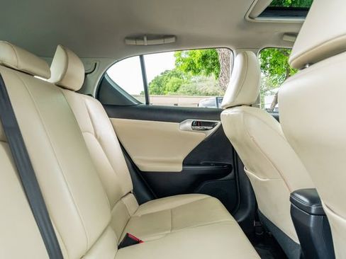 Used 2011 Lexus CT 200h Premium FWD image 38