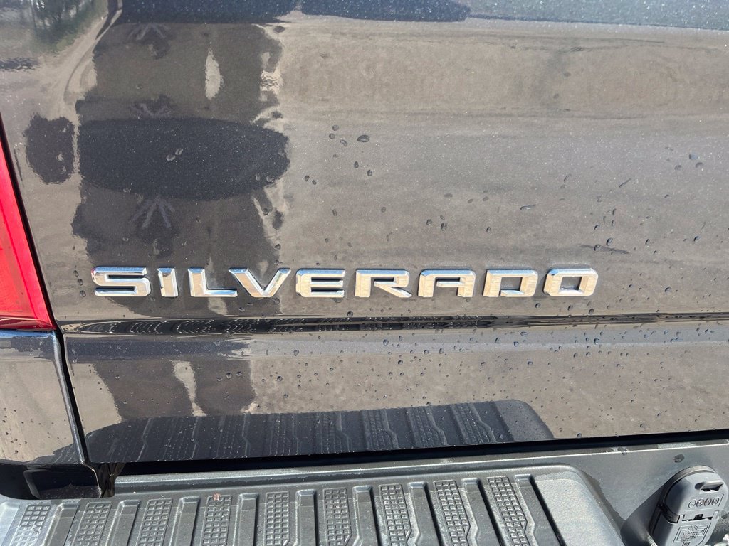 Used 2022 Chevrolet Silverado 1500 LT AWD/4WD image 9