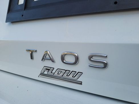 Certified 2023 Volkswagen Taos SE AWD/4WD image 18