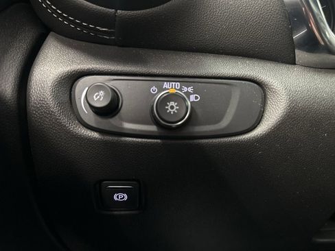 Certified 2025 Chevrolet Blazer LT image 24