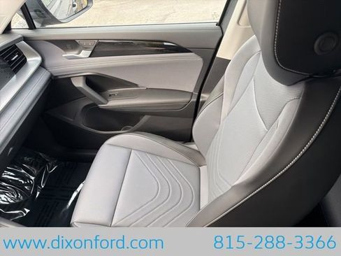 New 2026 Volkswagen Tiguan SE AWD/4WD image 19