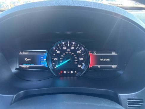 Used 2018 Ford Explorer XLT w/ Equipment Group 202A AWD/4WD image 15