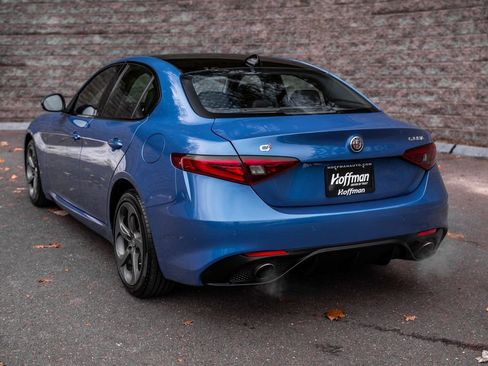 Used 2017 Alfa Romeo Giulia AWD image 8