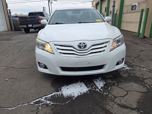 Used 2011 Toyota Camry XLE image 12