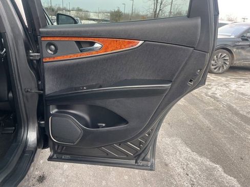 Used 2019 Lincoln Nautilus Reserve image 19