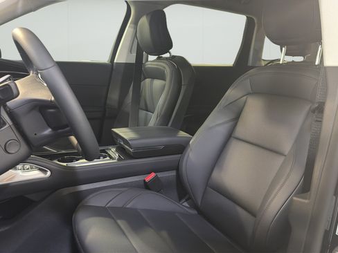 New 2026 Lincoln Nautilus Premier AWD/4WD image 17