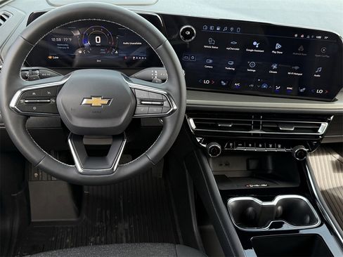 New 2026 Chevrolet Traverse LT image 11