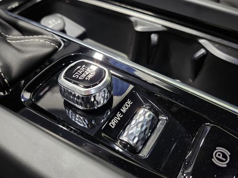 Used 2020 Volvo S60 T6 R-Design image 10