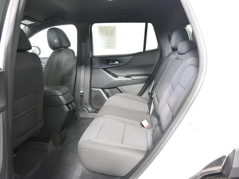 Used 2025 Chevrolet Equinox LT w/ Safety and Technology Package AWD/4WD image 17
