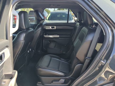 Certified 2022 Ford Explorer Limited w/ Equipment Group 301A image 14