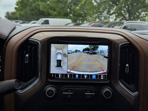 Used 2023 Chevrolet Silverado 3500 High Country AWD/4WD image 9