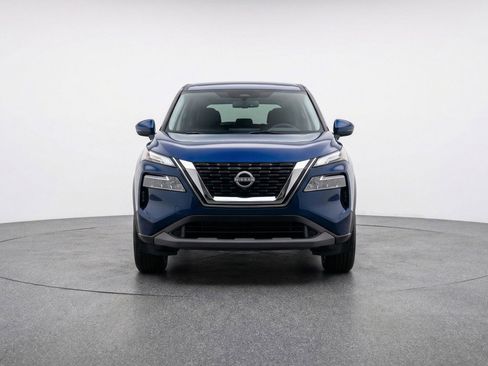 Used 2025 Nissan Rogue SV AWD/4WD image 2
