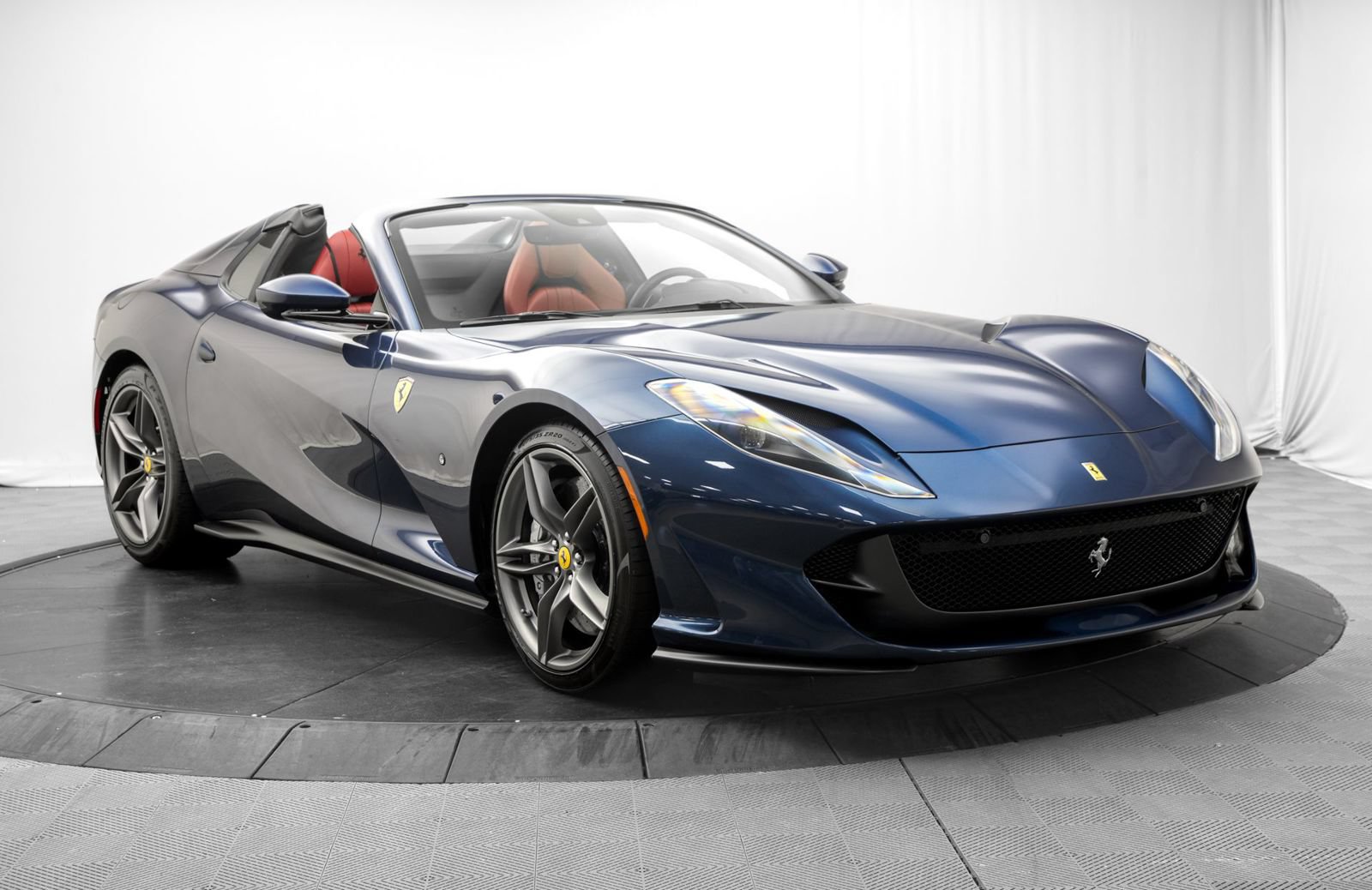 Used 2021 Ferrari 812 GTS RWD image 16
