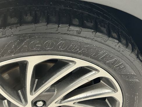 Used 2019 Lincoln Nautilus Reserve image 10