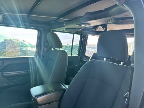 Used 2018 Jeep Wrangler Unlimited Sport AWD/4WD image 21