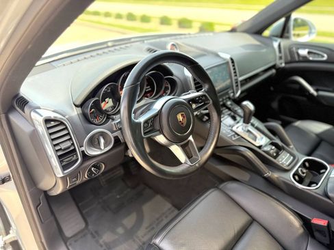 Used 2018 Porsche Cayenne Platinum Edition AWD/4WD image 11
