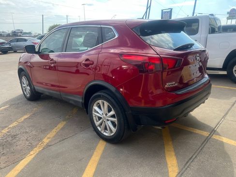 Used 2017 Nissan Rogue Sport S w/ S Appearance Package FWD image 4