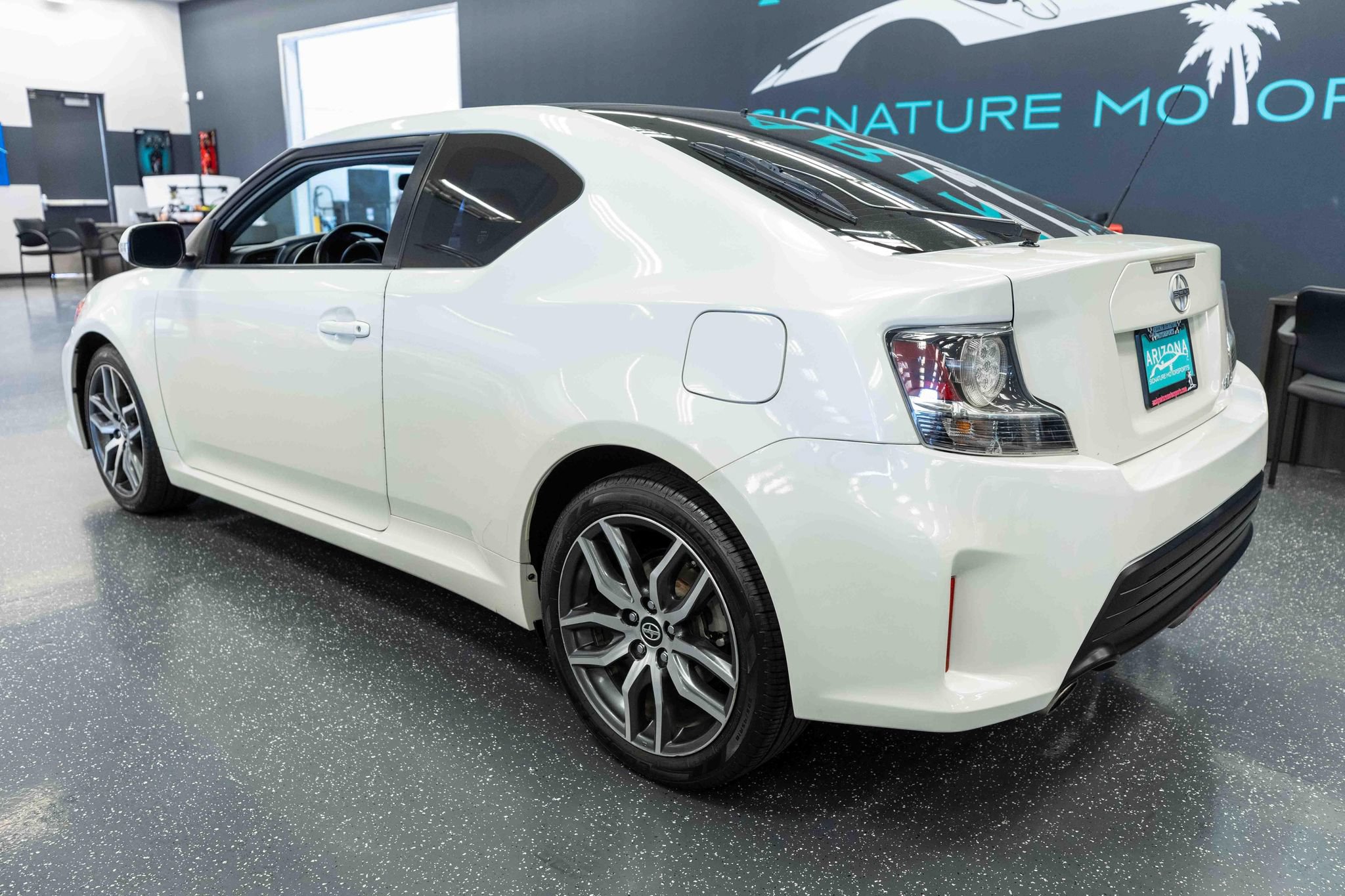 Used 2016 Scion tC FWD image 9