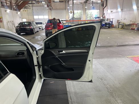 Used 2019 Volkswagen Golf S FWD image 22