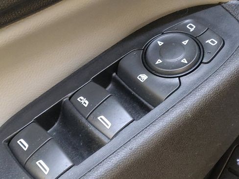 Used 2019 Chevrolet Equinox Premier image 27