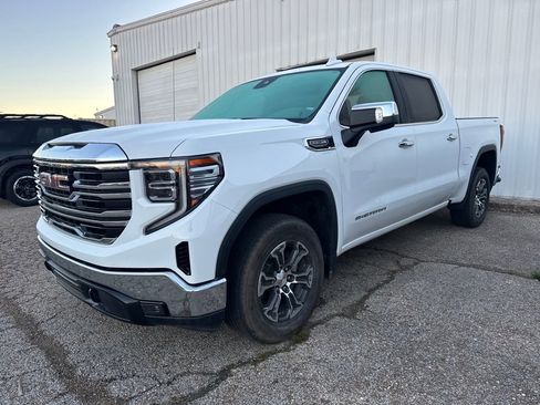 Used 2025 GMC Sierra 1500 SLT image 1