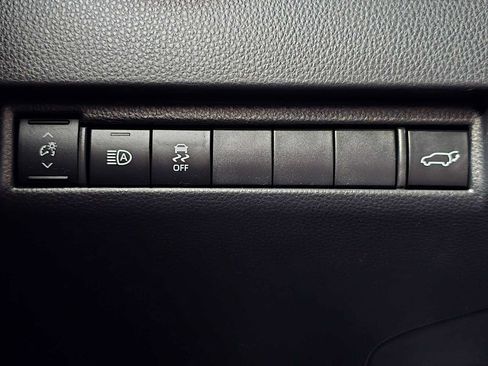 Certified 2024 Toyota Venza LE AWD/4WD image 17