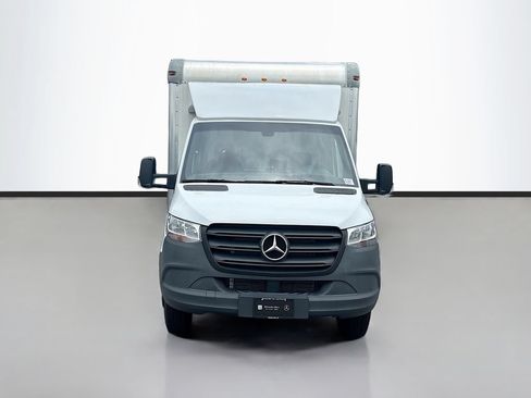 Used 2024 Mercedes-Benz Sprinter 4500 image 8