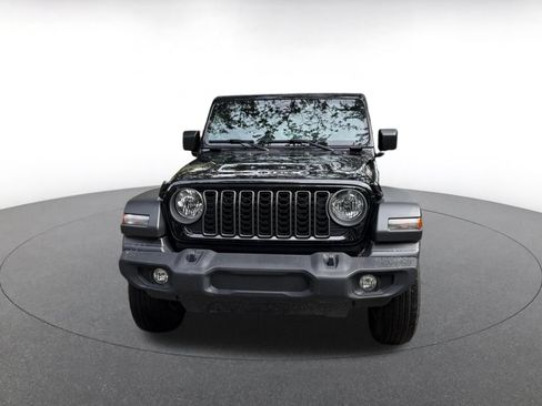 Used 2025 Jeep Wrangler Unlimited Sport AWD/4WD image 2