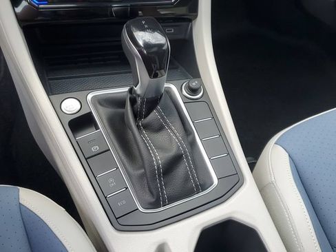 New 2026 Volkswagen Jetta SE FWD image 22