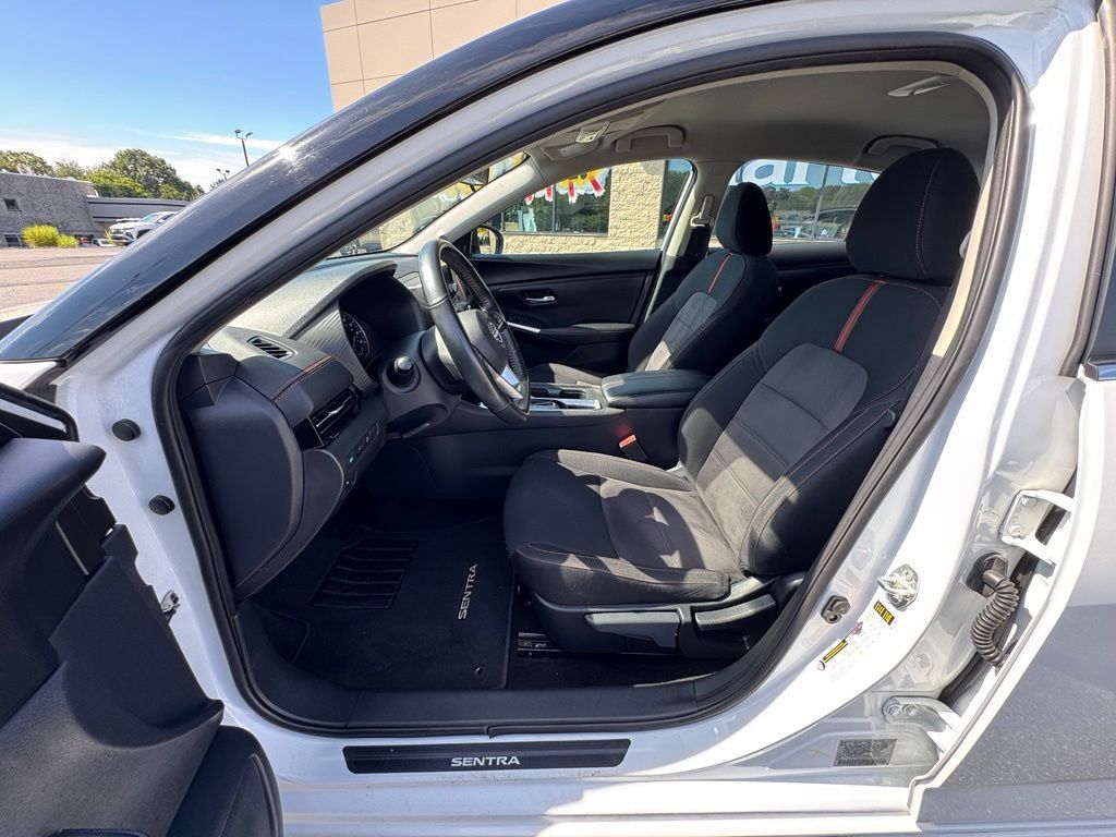 Used 2024 Nissan Sentra SR FWD image 33