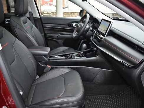 Used 2022 Jeep Compass Trailhawk w/ Trailhawk Elite Group image 38