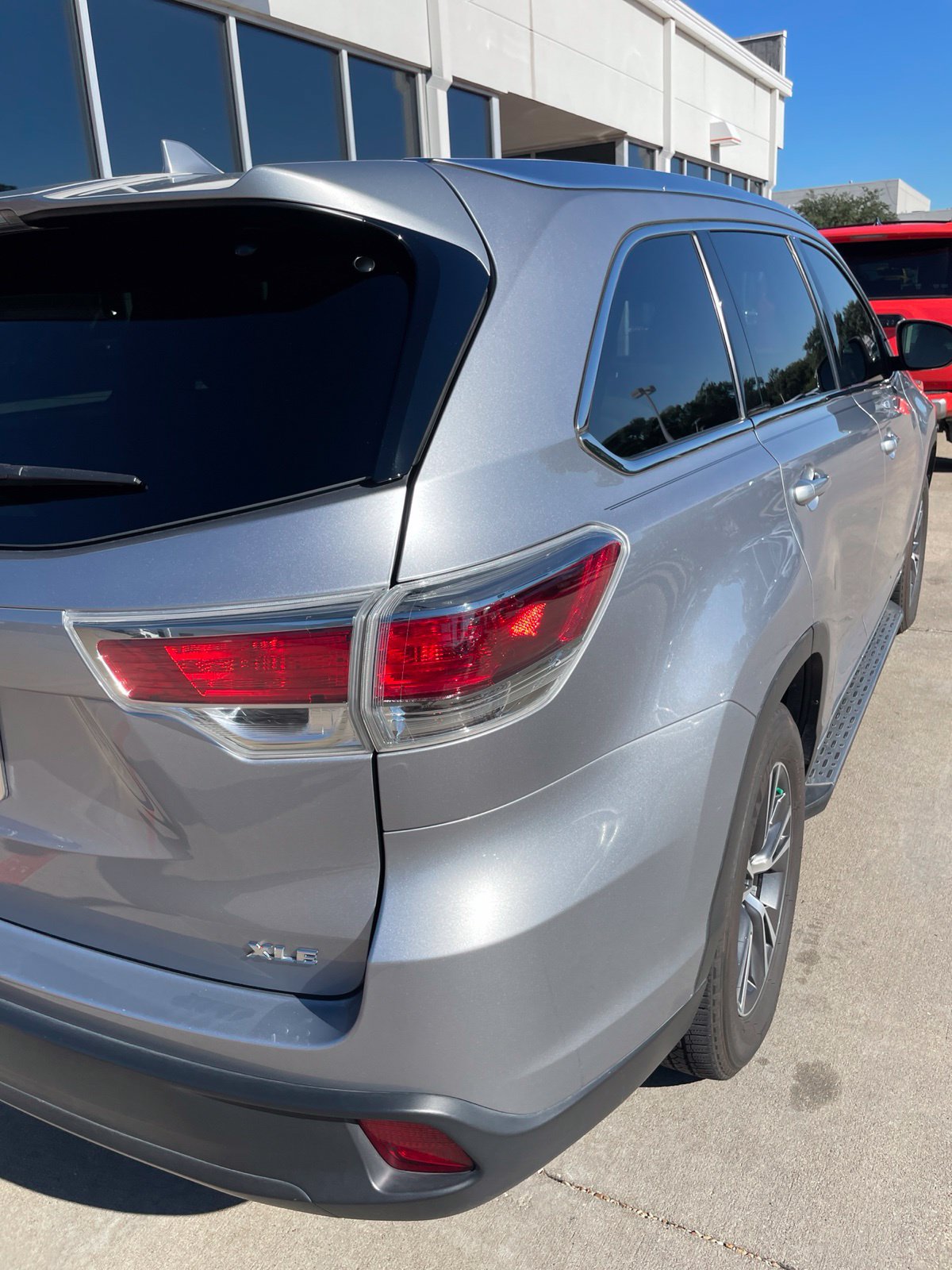 Used 2016 Toyota Highlander XLE FWD image 5