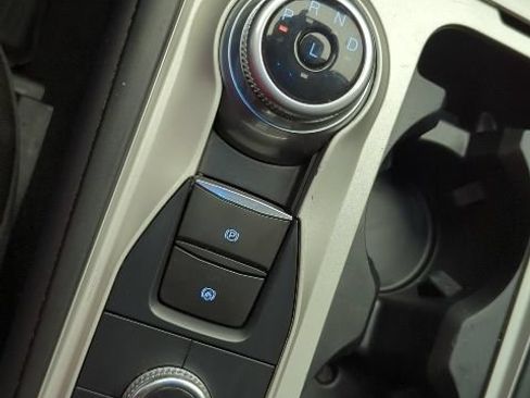 Used 2023 Ford Explorer XLT AWD/4WD image 24