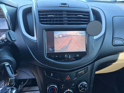 Used 2015 Chevrolet Trax LS image 25
