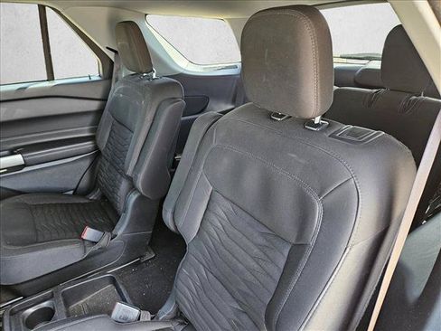 Used 2021 Ford Explorer XLT RWD image 17