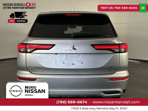 Used 2024 Mitsubishi Outlander SE image 10