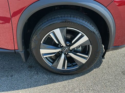 Certified 2024 Nissan Rogue SL w/ SL Premium Package AWD/4WD image 8